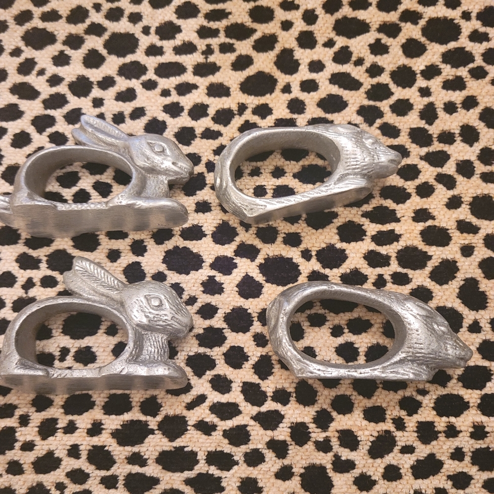 Vintage pewter finish metal napkin rings bunnies Rabbits set of 4